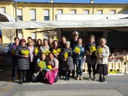 Mimose per tutte le operatrici del mercato