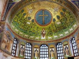 Sant'Apollinare in Classe, dove il mosaico diventa magia