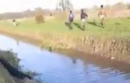 Lungo i canali, pescatori di frodo decisamente "fai da te"
