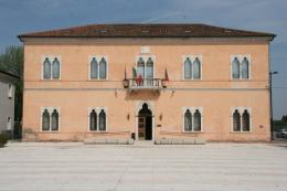 Cattivi odori, le firme arrivano al sindaco