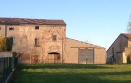 L'antico monastero va all'asta