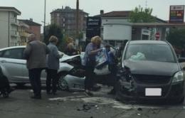 Schianto in viale Porta Adige, auto distrutte ma nessun ferito