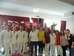 Bersaglieri fra gli anziani, gli auguri di Pasqua si tingono di rossublù
