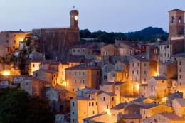 Borghi di tufo, dove la roccia diventa arte