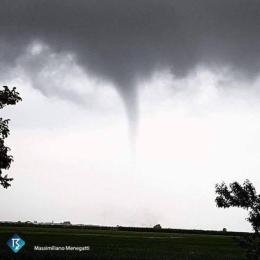 Ecco la foto della tromba d'aria che ha investito il Polesine