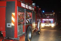 Adria, Lancia Y in fiamme. Momenti di paura per i residenti