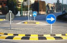 Viabilit&agrave;, la rotatoria di ponte Gigli come il Triangolo delle Bermuda