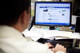 Su Facebook dall'ufficio? Giro di vite in Provincia