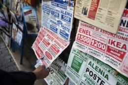 Volantini sospetti, il sindaco si improvvisa detective
