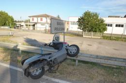 Schianto auto scooter, interviene l'elisoccorso