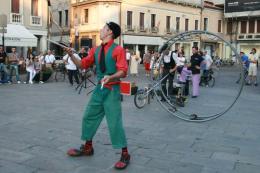 Buskers e shopping in centro città