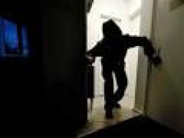 Baby ladri in casa si giustificano: siamo costretti a rubare