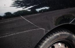 Vandali in azione: rigate le auto