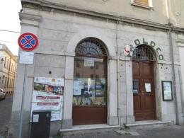 Guano di uccello e porte chiuse accolgono le auto storiche