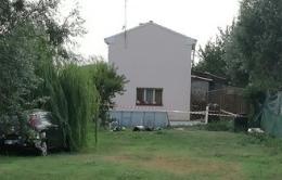 Bimba annegata, un paese in lutto. Genitori straziati dal dolore