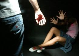 Picchiata fino a farla abortire, l’accusa si sgonfia in aula