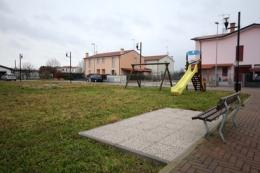 Puzza e mosche, “chiudo le porte”
