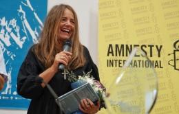 Nada ritira il premio Amnesty International: "Canzone nata da dentro"