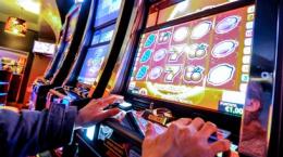Bar "furbetti", non rispettano l'orario delle slot