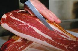 Sbaglia il nome del prosciutto, maxi multa ad un commerciante