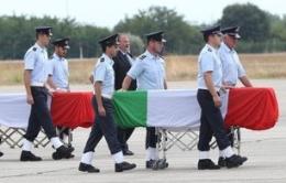 Barcellona, atterrato a Verona l'aereo con le due vittime italiane