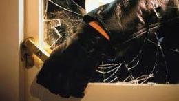 I ladri bivaccano per alcuni giorni nella casa scassinata