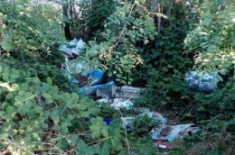 Piantamelon, rifiuti abbandonati