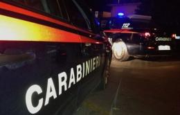 La banda del buco assalta la banca con eplosivo e picconi