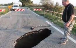 Sul Po di Volano si apre una buca da Guinness dei primati