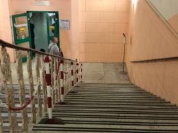 Infermiera cade dalle scale in ospedale: è gravissima