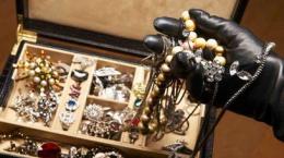 Furto da record, svaligiato un intero condominio