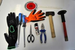 Tre nomadi presi con il kit dello scassinatore perfetto