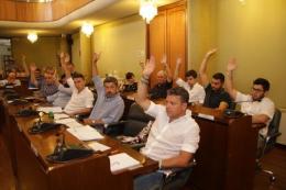 La Lega: "Venti giorni di imbarazzante teatrino"