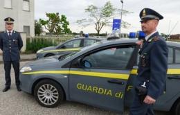 Maxi evasione dell'Iva: sequestrate case e conti correnti ad un imprenditore
