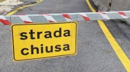 Quella strada è pericolosa, il comune la chiude