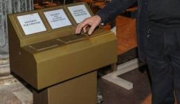 Rubano dalla cassetta delle offerte, a processo
