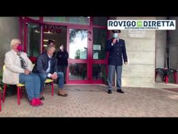 I bimbi cantano per il loro eroe: il poliziotto ucciso in servizio