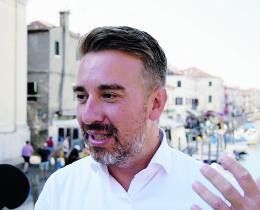 Rimpasto di giunta: "Gli assessori non possono essere part time"