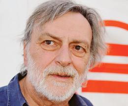 “Subito una via per Gino Strada”