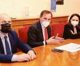 "Fuori dal partito chi si è alleato a destra"