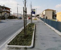 Via Kennedy, restyling per le aiuole
