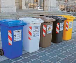 Ecco il porta a porta in città “Svolta epocale sui rifiuti”