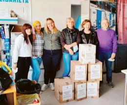 Gli agenti raccolgono cinque quintali di cibo per chi ne ha bisogno