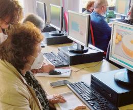 Il computer non ha più segreti nemmeno per i nonni