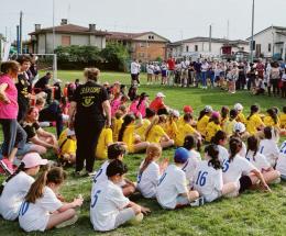Sul campo la festa del volley