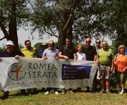 I pellegrini attraversano il Po