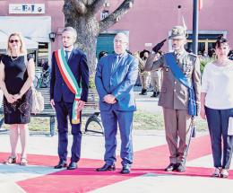 Paese piccolo, festa grande: parata di autorità per il compleanno della Repubblica.