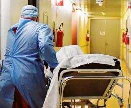 Il contagio con Omicron torna a correre veloce