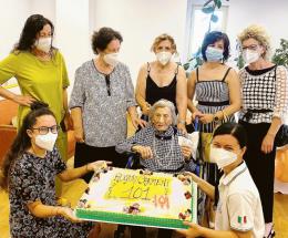 Nonna Carmen supera il secolo