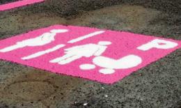 Ecco i posteggi rosa: per mamme, ma anche per papà